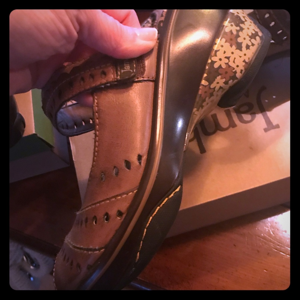 Jambi shoes